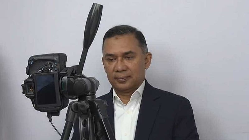 BNP leader Tarique Rahman registers as voter ahead of polls