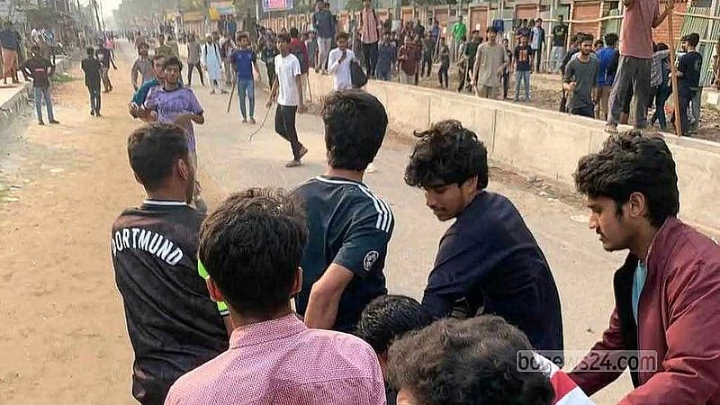 Chhatra Dal, Student Movement activists clash at KUET, BGB deployed