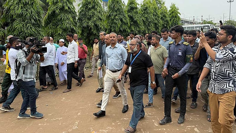 Advisor Asif Nazrul comes under fire from students during Milestone School visit