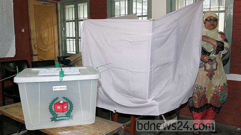 Voters can take mobiles to polling centres, but cannot use them in secret booths