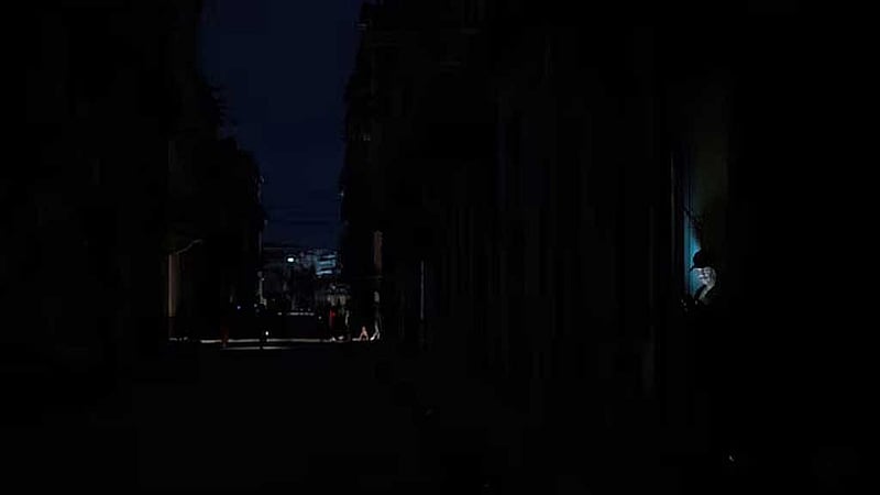 Cuba's electrical grid collapses, millions without power