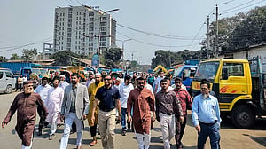 DNCC administrator asks officials to restore discipline on Tejgaon’s Saat Rasta