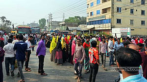 Woman run over by truck in Gazipur dies, Dhaka-Mymensingh Highway blocked