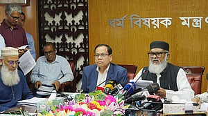 Saudi Arabia hasn’t suspended Umrah visas for Bangladeshis, says religion advisor