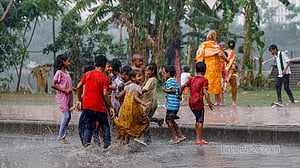 Rain brings joy to Hatirjheel