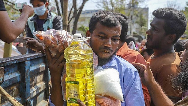 TCB cuts cooking oil price by Tk 20 per litre as sales to begin Sunday