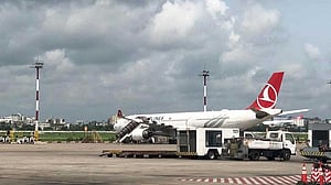 Bird strike forces Turkish Airlines flight to return to Dhaka shortly after takeoff