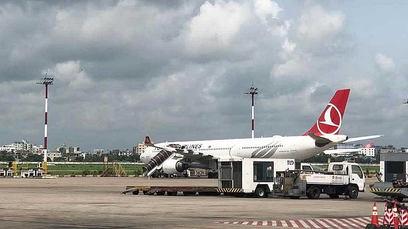 Bird strike forces Turkish Airlines flight to return to Dhaka shortly after takeoff