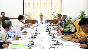 Transport system in disarray, chief advisor urges discipline