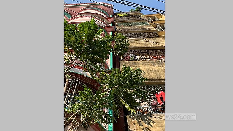 Quake ‘tilts’ ex-mayor Manjur’s seven-storey building in Chattogram
