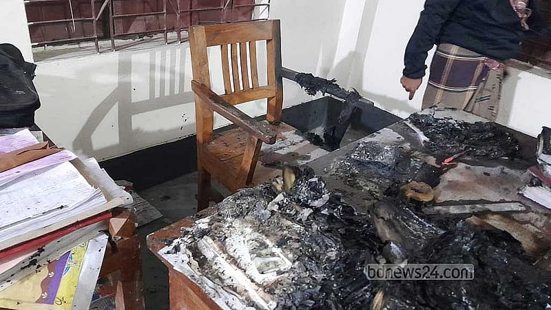 Grameen Bank branch set on fire in Magura’s Mohammadpur