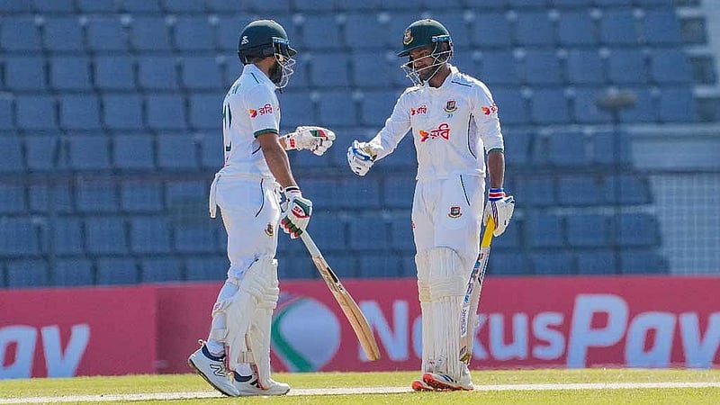 Miraz’s 5-for gives Bangladesh slender first-innings advantage over Pakistan