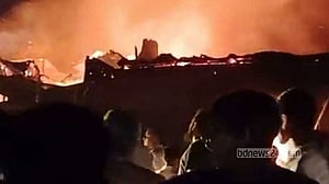 Fire burns down 17 shops in Faridpur market