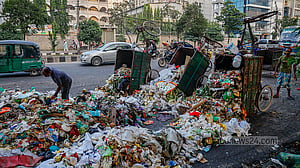 Garbage dump on Pragati Sarani