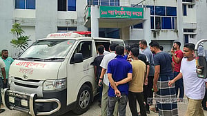 Four dead as bus rams easy bike in Gopalganj