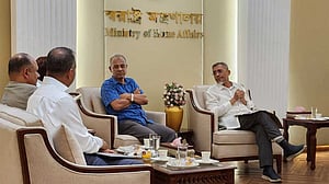 Ex-state minister Babar holds 2-hour meeting with home advisor