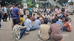 Protest outside Titumir College snarls traffic in Dhaka’s Mohakhali