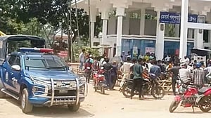 Three injured as argument over petrol line escalates to stabbing in Gaibandha