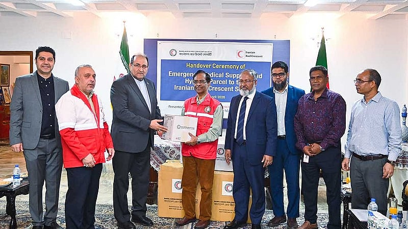 Bangladesh delivers medical aid, supplies to war-torn Iran