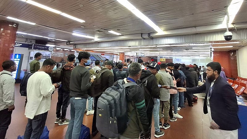 174 Bangladeshis, who attempted to sail to Europe illegally, return after Libya ‘detention’