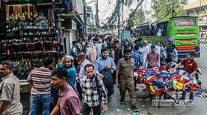 Gulistan pavements back under illegal occupation