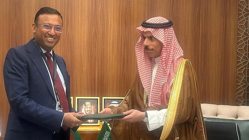 Saudi Arabia foreign minister says Bangladesh is a ‘priority’