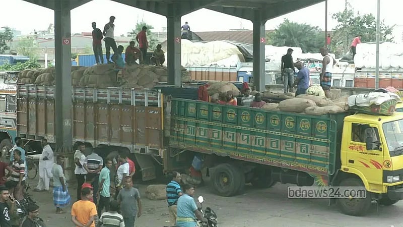 Green chilli import begins through Benapole, first consignment brings 9 tonnes