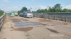 Damaged Baraicha-Khamarer Char bridge leads to gridlock on Dhaka-Sylhet highway