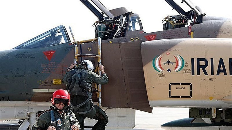 Iranian official urges Qatar to move detained pilots to hospital on land