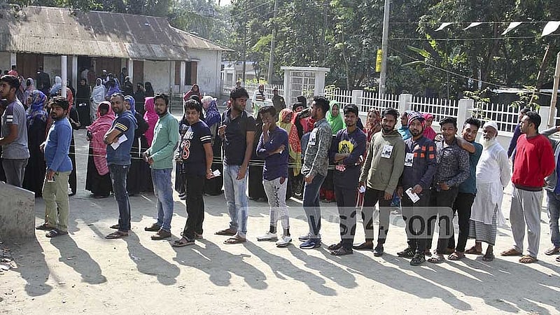 Election Commission allows mobile phones at polling centres after backlash