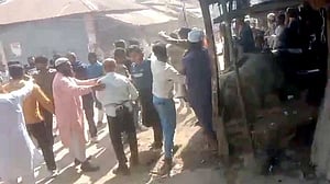 Campaigning descends into street violence in Doulatkhan, prompting intervention by joint forces