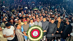 Thousands pay tribute to Language Movement heroes in Chattogram