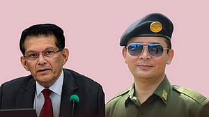 Arakan Army chief Twan Mrat congratulates Foreign Minister Khalilur