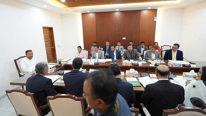 PM Tarique chairs meeting on Dhaka airport's third terminal