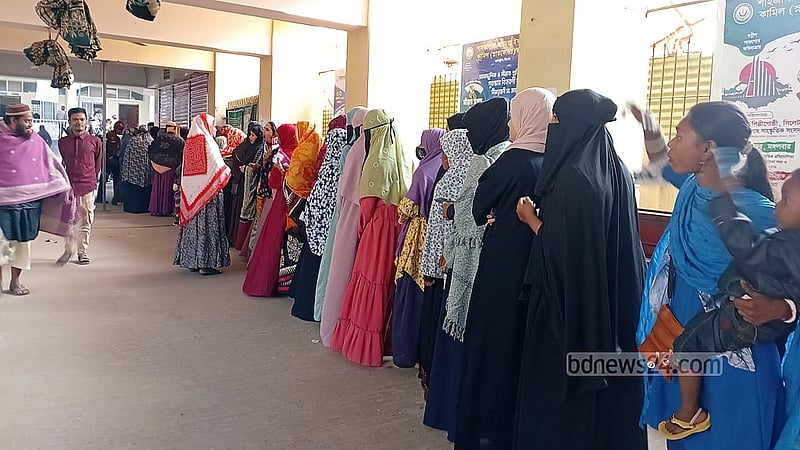Voting opens across Sylhet-1 as female voters form long lines at multiple centres