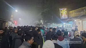 A group of students went out for a late-night meal near BAU campus. An attack by outsiders left 5 of them seriously injured