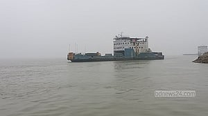 Ferry service resumes on Paturia-Daulatdia route after 7-hour fog disruption