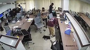 ISP office vandalised, Tk 3.5mn looted after ‘extortion demand’ in Chattogram
