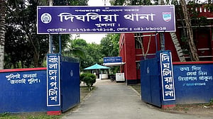 Rickshaw van driver found dead with throat slit in Khulna