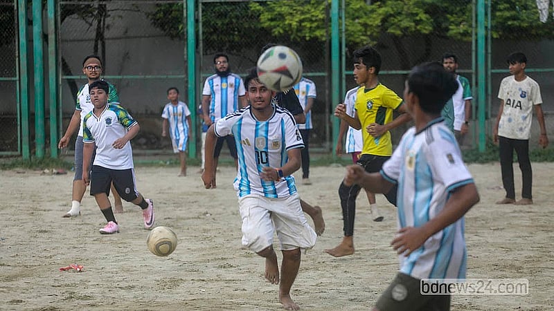 World Cup final fever grips Dhaka as Argentina-Spain showdown sparks banter, big-screen parties