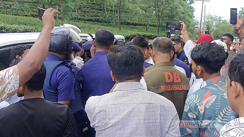 Police block Habiganj-bound NCP leaders in Sreemangal