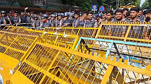 Police block students' 'long march' to Secretariat demanding minister’s resignation