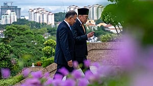 Malaysian PM’s video on Tarique set to ‘Moha Jadu’ soundtrack goes viral