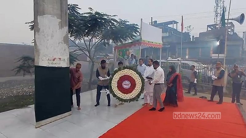 Freedom fighters fume as administration covers Bangabandhu’s inscription in Jashore