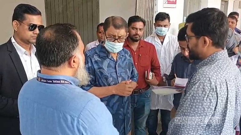 Health minister finds half the doctors absent during surprise visit to Narsingdi hospital