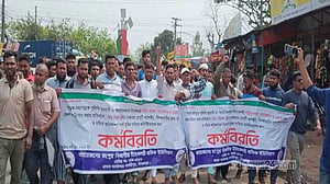 Rangpur lorry workers' strike shuts petrol supply across eight districts