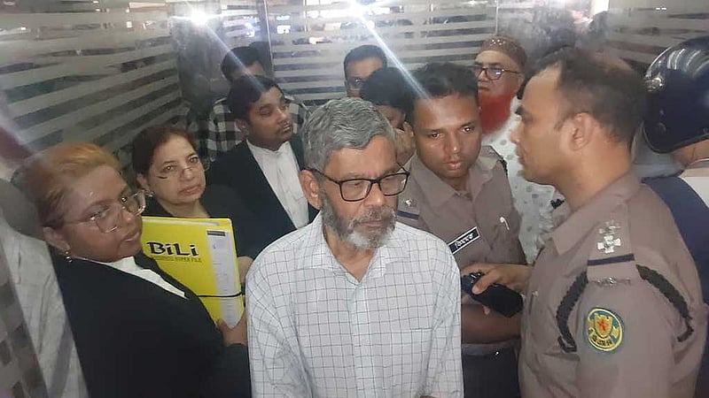 Journalist Shaukat Mahmood shown arrested in Shahbagh anti-terrorism case despite securing bail earlier