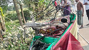 Three killed as bus, autorickshaw collide head-on in Tangail’s Dhanbari