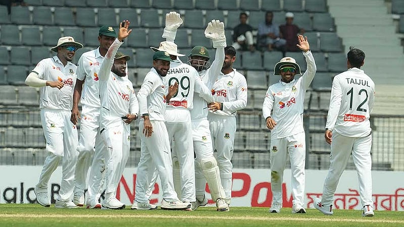 Late resistance from Pakistan delays Bangladesh’s march to series sweep