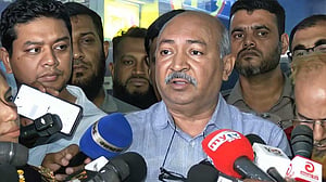 ‘Suffocating’ conditions found in Ad-din ward where six newborns died, says DGHS chief